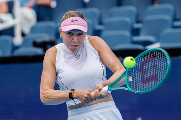 August 20, 2026, Mason, Ohio, U.S: Amanda Anisimova (USA) hits a two-handed backhand during ThursdayÃ¢â‚¬â ¢s quarterfinals at the Cincinnati Open at the Lindner Family Tennis Center , Mason, Oh. Tennis 2026 - Cincinnati Open WTA, Tennis Damen  - ZUMAs304 20260820_zaf_s304_049 Copyright: xScottxStuartx