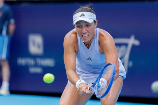 August 20, 2026, Mason, Ohio, U.S: Jessica Pegula (USA) hits a two-handed backhand during ThursdayÃ¢â‚¬â ¢s quarterfinals at the Cincinnati Open at the Lindner Family Tennis Center , Mason, Oh. Mason U.S - ZUMAs304 20260820_zaf_s304_022 Copyright: xScottxStuartx