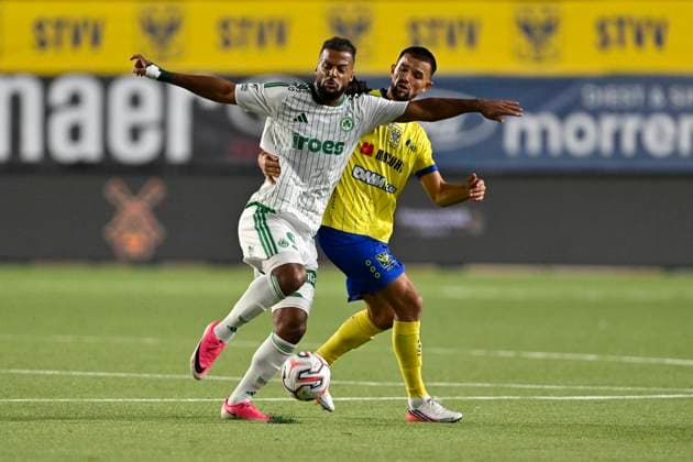 Sint-Truidense VV v Omonia Nicosia AC - UEFA Europa League SINT-TRUIDEN, BELGIUM - AUGUST 20 : Duverne Jean-Kevin defender of Omonia Nicosia AC and Musliu Visar defender of Sint-Truidense VV during the UEFA Europa League 2026 27 play-off round first leg between Sint-Truidense VV and Omonia Nicosia AC on August 20, 2026 in Sint-Truiden, Belgium, 20 08 2026 Sint-Truiden Belgium  Copyright: xDhax