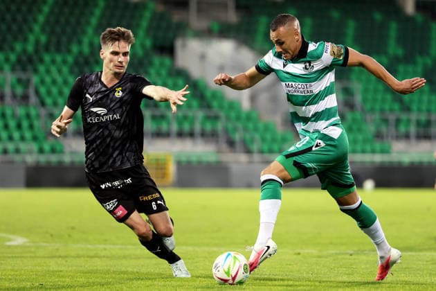 UEFA Europa Conference League Play-off First Leg, Tallaght Stadium, Dublin 20 8 2026 Shamrock Rovers vs KuPS Shamrock Rovers Graham Burke and Saku Savolainen of KuPS Graham Burke and Saku Savolainen 20 8 2026  Copyright: xLaszloxGeczox LG_20-08-2026_025363