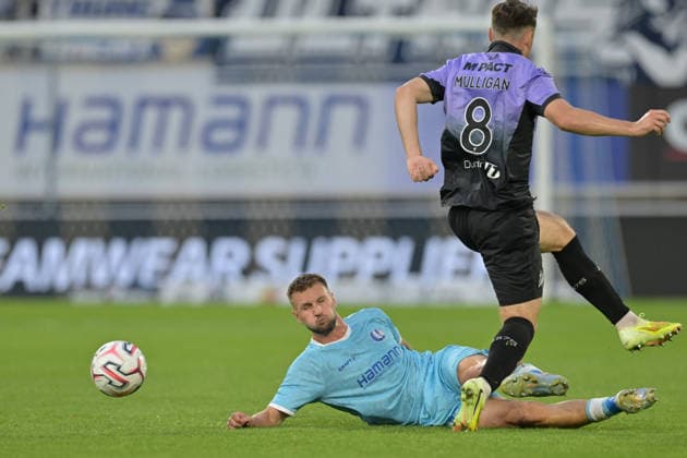 260820 AA Gent vs Hibernian Siebe Van Der Heyden (44) of AA Gent defending pictured during the Play off round - first leg in the 2026-2027 Uefa Conference League season between AA Gent and Hibernian FC from Scotland on August 20 , 2026 in Gent, Belgium. (Photo by David Catry Isosport) Gent Belgium  Copyright: xDavidxCatryx 20260820DC2_5401