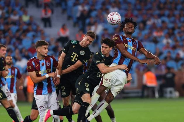 Trabzonspor v Ferencvaros - UEFA Europa League TRABZON, TURKIYE - AUGUST 20: Chibuike Nwaiwu (front) of Trabzonspor in action during the UEFA Europa League playoff round first-leg match between Trabzonspor and Ferencvaros at Papara Park in Trabzon, Turkiye on August 20, 2026. Hasan Tascan Anadolu Trabzon Turkey. Editorial use only. Please get in touch for any other usage.  Copyright: x2026xAnadoluxHasanxTascanx