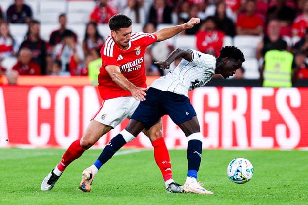 SL Benfica v AGF Aarhus - UEFA Europa League (Qual.) 2026 27 Playoff 1Âª Mao Clement Lenglet, defesa central do SL Benfica durante a partida entre SL Benfica v AGF Aarhus, para a UEFA Europa League (Qual.) 2026 27 Playoff 1Âª Mao no Estadio da Luz, Portugal (Foto de Diogo Faria Reis Avant Sports) Lisboa Estadio Da Luz Lisboa Portugal Copyright: xDiogoxFariaxReis AvantxSportsx