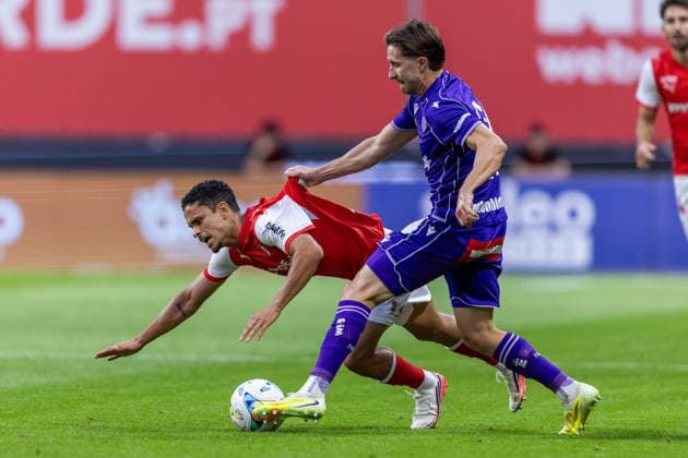 August 20, 2026, Braga, Braga, Portugal: Braga, August 20 - Reinhold Ranftl of FK Austria Wien is seen doing a fault to Gabriel Silva of SC Braga during the SC Braga x FK Austria Wien match for the UEFA Conference League 2026 27 Playoff First Leg on August 20, 2026 in Braga, Portugal SC Braga X FK Austria Wien - UEFA Conference League 2026 27 - Playoff First Leg  - ZUMAl192 20260820_zsp_l192_009 Copyright: xMiguelxLemosx