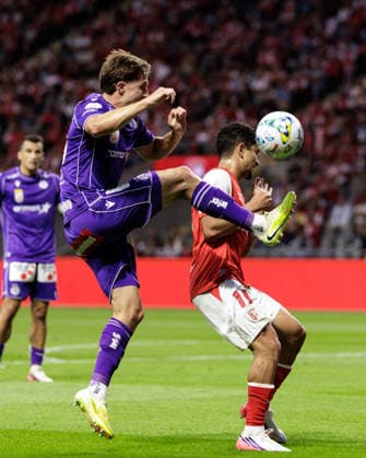SOCCER - UEFA ECL, Braga vs A.Wien BRAGA,PORTUGAL,20.AUG.26 - SOCCER - UEFA Conference League, play-off, Sporting Braga vs FK Austria Wien. Image shows Reinhold Ranftl (A.Wien) and Gabriel Silva (Braga).  GEPAxpictures xArminxRauthner