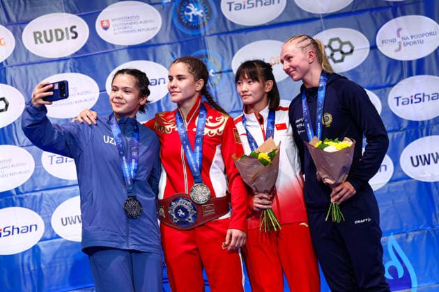 U20 World Championships Podium 65kg WW - Gold: Margarita Salnazarian (RUS), Silver: Mukhayyo Narzilloeva (UZB), Bronze: Zhengwei Ma (CHN), Saga Linnea Svensson (SWE) *** U20 World Championships Podium, 65 kg Open Weight: Gold—Margarita Salnazarian (RUS); Silver—Mukhayyo Narzilloeva (UZB); Bronze—Zhengwei Ma (CHN); Saga Linnea Svensson (SWE) Copyright: xJakexKirkmanx