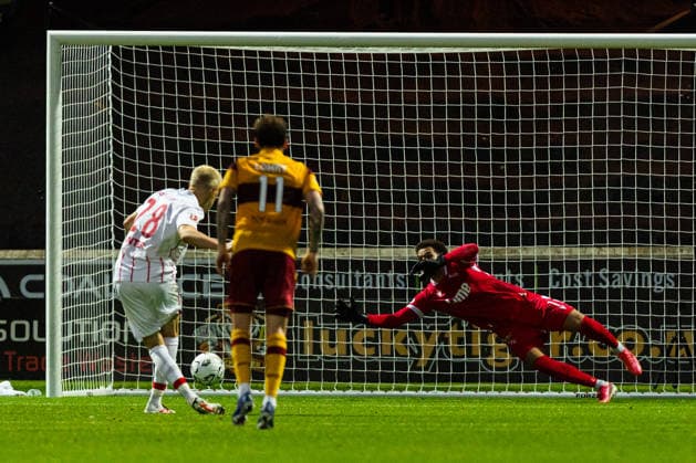 Motherwell v Freiburg, UEFA Conference League, Play Off First Leg Matthias Ginter (28 - SC Freiburg) scores from the spot during the UEFA Conference League match between Motherwell and Freiburg at Fir Park, Motherwell, UK on 20 August 2026. Editorial use only , Copyright: xRaymondxDaviesx PSI-24727-0025