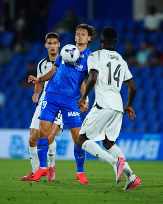 Getafe CF v FK Partizan - UEFA Conference League 2026 27 Play-offs 1st Leg Enes Unal of Getafe CF controls the ball during the UEFA Conference League 2026 27 play-offs first leg match between Getafe CF and FK Partizan at Estadio Coliseum on August 20, 2026 in Getafe, Spain. Getafe Estadio Coliseum Madrid Spain Copyright: xGokhanxTanerx xPSxImagesxGokhanxTanerx