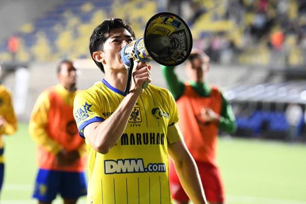 STVV s Shogo Taniguchi celebrates after winning a soccer game between Belgian Sint-Truidense V.V. and Cypriot AC Omonoia Nicosia, Thursday 20 August 2026 in Sint-Truiden, the first leg of the play-off round for the UEFA Europa League league phase. JILLxDELSAUX  x183853453x
