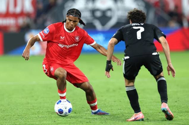 ENSCHEDE - FC Twente aanvaller Filip Thorvaldsen tijdens de UEFA Conference League wedstrijd tussen FC Twente en FK Qarabag in Golsch Veste op 20 augustus 2026 in Enschede , Nederland. - *** ENSCHEDE FC Twente forward Filip Thorvaldsen during the UEFA Conference League match between FC Twente and FK Qarabag at Golsch Veste on August 20, 2026, in Enschede, the Netherlands