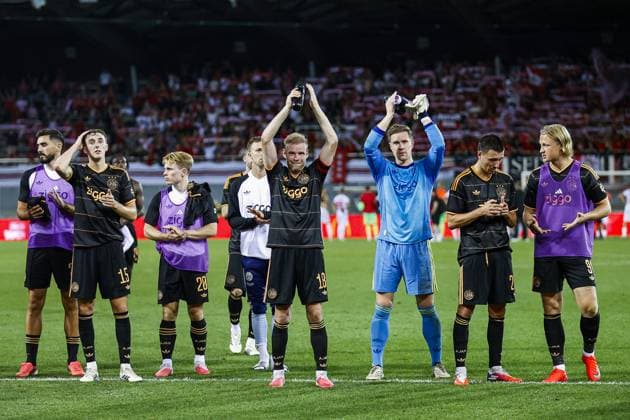 SION , 2008-2026, Stade de Tourbillon , season 2026 2027 , UEFA Conference League play-off football . Match between FC Sion and Ajax, Picture shows players of Ajax thanks their fans Sion - Ajax  x205878636x Copyright: