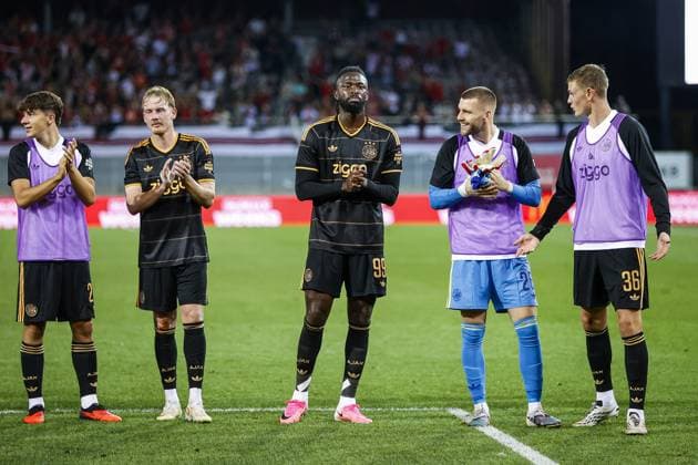 SION , 2008-2026, Stade de Tourbillon , season 2026 2027 , UEFA Conference League play-off football . Match between FC Sion and Ajax, Picture shows players of Ajax thanks their fans Sion - Ajax  x205878640x Copyright: