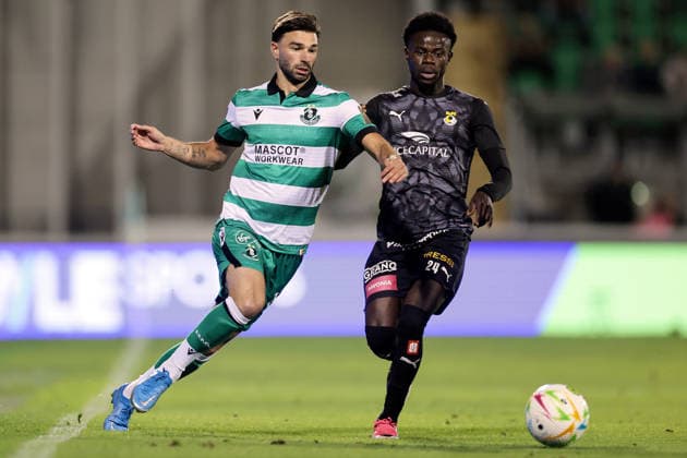 UEFA Europa Conference League Play-off First Leg, Tallaght Stadium, Dublin 20 8 2026 Shamrock Rovers vs KuPS Shamrock Rovers Daniel Mandroiu and Bob Nii Armah of KuPS Daniel Mandroiu and Bob Nii Armah 20 8 2026  Copyright: xLaszloxGeczox LG_20-08-2026_027200