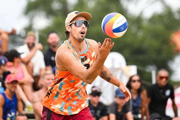 MONTREAL, QC - AUGUST 20: Mathias Berntsen (NOR) serves the ball during a main draw match at Beach Pro Tour Montreal Elite 16 on August 20, 2026 at Parc Jean-Drapeau in Montreal, QC (Photo by David Kirouac Icon Sportswire) VOLLEYBALL: AUG 20 Beach Pro Tour Montreal Elite 16 EDITORIAL USE ONLY Icon26082005826