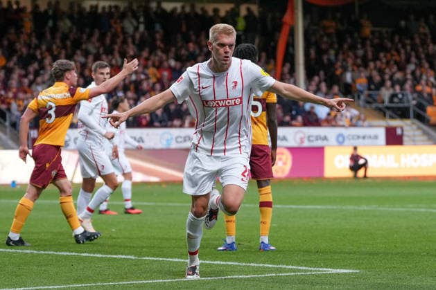 Matthias Ginter (SC Freiburg, 28) Torjubel, Emotionen, Torschuss, Abschluss, Torerfolg, Tor, Treffer , Schottland, Fussball, UEFA Conference League, Play-offs, Hinspiel, 2026 2027, Motherwell FC vs. SC Freiburg, 20.08.2026, Fir Park Stadium, Motherwell Motherwell Fir Park Stadium North Lanarkshire Schottland *** Matthias Ginter, SC Freiburg, 28 goal celebration, emotions, shot on goal, finish, goal scored, goal, Scotland, soccer, UEFA Conference League, playoffs, first leg, 2026–2027, Motherwell FC vs. SC Freiburg, August 20, 2026, Fir Park Stadium, Motherwell, Motherwell, Fir Park Stadium, North Lanarkshire, Scotland Copyright: xArnexAmbergx