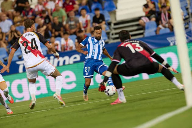 ESP: LaLiga EA Sports Rayo Vallecano v Deportivo Alaves Abde Rebbach of Deportivo during LaLiga EA Sports between Rayo Vallecano v Deportivo Alaves played at Ontime Butarque Stadium in Leganes, Madrid on August 20, 2026 in Spain Spain Futbol *** ESP LaLiga EA Sports Rayo Vallecano vs. Deportivo Alavés Abde Rebbach of Deportivo during the LaLiga EA Sports match between Rayo Vallecano and Deportivo Alavés played at Ontime Butarque Stadium in Leganés, Madrid on August 20, 2026 in Spain Spanish Soccer Copyright: xAgenciaxLOFx