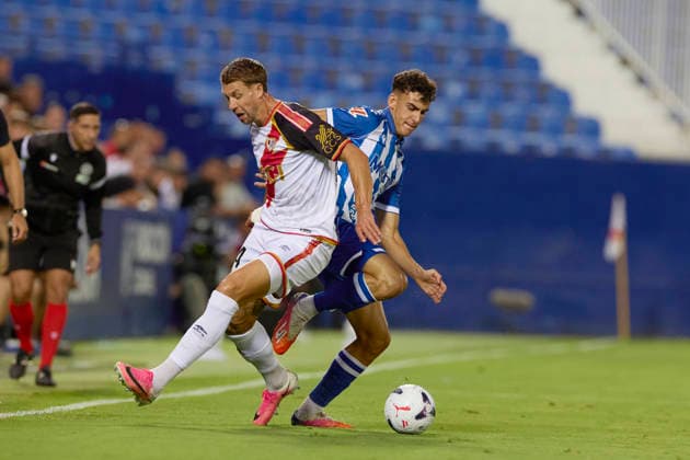 ESP: LaLiga EA Sports Rayo Vallecano v Deportivo Alaves Angel Perez of Deportivo Alaves during LaLiga EA Sports between Rayo Vallecano v Deportivo Alaves played at Ontime Butarque Stadium in Leganes, Madrid on August 20, 2026 in Spain Spain Futbol *** ESP LaLiga EA Sports Rayo Vallecano vs. Deportivo Alavés Angel Perez of Deportivo Alavés during the LaLiga EA Sports match between Rayo Vallecano and Deportivo Alavés played at Ontime Butarque Stadium in Leganés, Madrid on August 20, 2026 in Spain Spanish Soccer Copyright: xAgenciaxLOFx