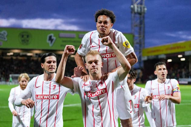 Matthias Ginter (SC Freiburg, 28) Torjubel, Emotionen, Torschuss, Abschluss, Torerfolg, Tor, Treffer, Derry Scherhant (SC Freiburg, 07), Igor Matanovic (SC Freiburg, 31) , Schottland, Fussball, UEFA Conference League, Play-offs, Hinspiel, 2026 2027, Motherwell FC vs. SC Freiburg, 20.08.2026, Fir Park Stadium, Motherwell Motherwell Fir Park Stadium North Lanarkshire Schottland *** Matthias Ginter, SC Freiburg, 28, goal celebration, emotions, shot on goal, finish, goal scored, goal, Derry Scherhant, SC Freiburg, 07, Igor Matanovic SC Freiburg, 31, Scotland, soccer, UEFA Conference League, playoffs, first leg, 2026–2027, Motherwell FC vs. SC Freiburg, August 20, 2026, Fir Park Stadium, Motherwell, Motherwell, Fir Park Stadium, North Lanarkshire, Scotland Copyright: xArnexAmbergx