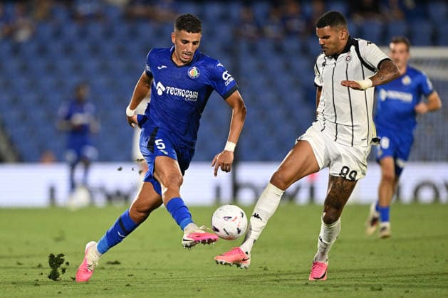 Getafe v Partizan - UEFA Conference League MADRID, SPAIN - AUGUST 20: Getafe s Abdelkabir Abqar (L) in action against Jeferson during the UEFA Conference League playoff round first-leg match between Getafe and Partizan at Coliseum Alfonso Perez Stadium in Madrid, Spain on August 20, 2026. Burak Akbulut Anadolu Madrid Spain. Editorial use only. Please get in touch for any other usage.  Copyright: x2026xAnadoluxBurakxAkbulutx