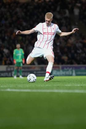 Philipp Lienhart (SC Freiburg, 03) am Ball , Schottland, Fussball, UEFA Conference League, Play-offs, Hinspiel, 2026 2027, Motherwell FC vs. SC Freiburg, 20.08.2026, Fir Park Stadium, Motherwell Motherwell Fir Park Stadium North Lanarkshire Schottland *** Philipp Lienhart, SC Freiburg, 03 on the Ball, Scotland, Soccer, UEFA Conference League, Playoffs, First Leg, 2026–2027, Motherwell FC vs. SC Freiburg, August 20, 2026, Fir Park Stadium, Motherwell, Fir Park Stadium, North Lanarkshire, Scotland Copyright: xArnexAmbergx