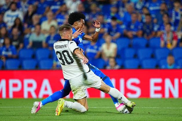 Getafe CF v FK Partizan - UEFA Conference League 2026 27 Play-offs 1st Leg Johan Mojica of Getafe CF and Milan Roganovic of FK Partizan challange for the ball during the UEFA Conference League 2026 27 play-offs first leg match between Getafe CF and FK Partizan at Estadio Coliseum on August 20, 2026 in Getafe, Spain. Getafe Estadio Coliseum Madrid Spain Copyright: xGokhanxTanerx xPSxImagesxGokhanxTanerx