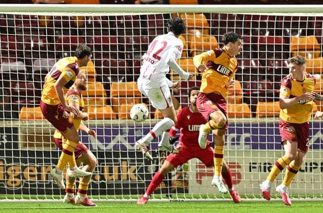 Keisuke Goto of SC Freiburg scores a header Motherwell v Freiburg, UEFA Conference League, Play-Off Round, First Leg, Football, Fir Park, Motherwell, Scotland, UK - 20 Aug 2026Motherwell Fir Park Scotland United Kingdom  Copyright: xMarkxRunnacles Shutterstockx 17108687cm