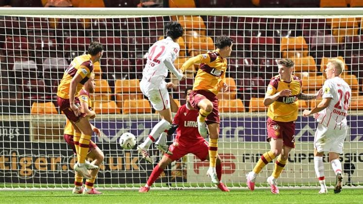 Keisuke Goto of SC Freiburg scores a header Motherwell v Freiburg, UEFA Conference League, Play-Off Round, First Leg, Football, Fir Park, Motherwell, Scotland, UK - 20 Aug 2026Motherwell Fir Park Scotland United Kingdom  Copyright: xMarkxRunnacles Shutterstockx 17108687cn