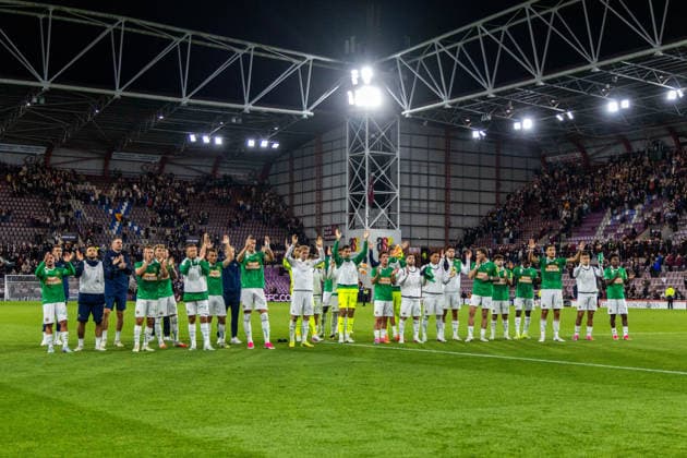 SOCCER - UEFA ECL, Hearts vs Rapid EDINBURGH,SCOTLAND,20.AUG.26 - SOCCER - UEFA Conference League, play-off, Heart of Midlothian FC vs SK Rapid Wien. Image shows the rejoicing of Rapid.  GEPAxpictures xPhilippxBrem