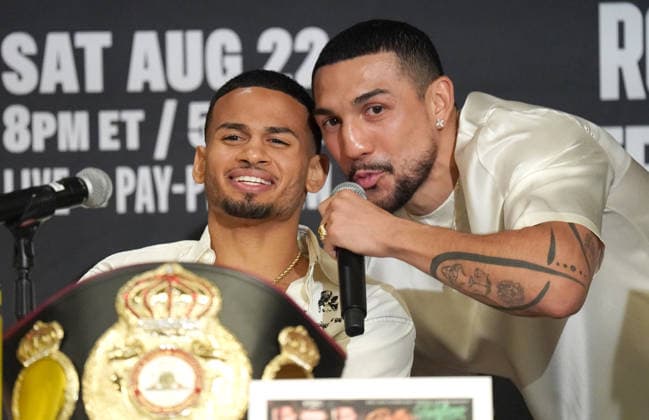 Rolando Romero,Rollys,Rolly,Teofimo Lopez,August 20 2026,Las Vegas,Nevadas,Nevada,Park MGM Resort and Casino,Pressekonferenz press conference, PK, Pressekonferenz Las Vegas Nevada United States Copyright: xTomxHoganx-xHoganphotos.comx916x947x8354xtomhoganphotos@gmail.comx RollyLopezPressConf_Hoganphotos16415