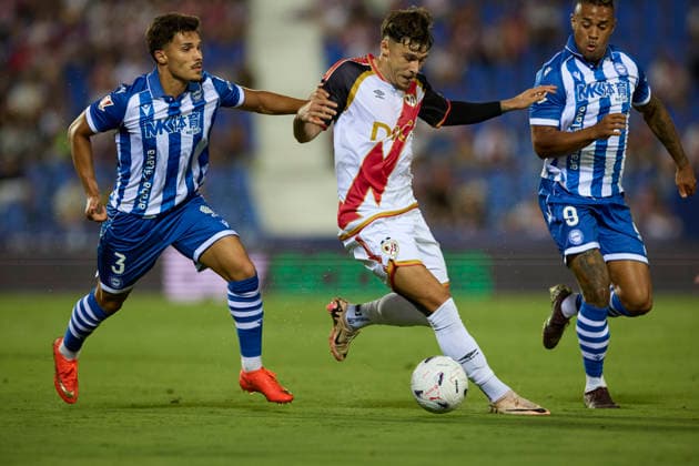 ESP: LaLiga EA Sports Rayo Vallecano v Deportivo Alaves Andrei Ratiu of Rayo Vallecano during LaLiga EA Sports between Rayo Vallecano v Deportivo Alaves played at Ontime Butarque Stadium in Leganes, Madrid on August 20, 2026 in Spain Spain Futbol *** ESP LaLiga EA Sports Rayo Vallecano vs. Deportivo Alavés Andrei Ratiu of Rayo Vallecano during the LaLiga EA Sports match between Rayo Vallecano and Deportivo Alavés, played at Ontime Butarque Stadium in Leganés, Madrid, on August 20, 2026, in Spain. Spanish Soccer Copyright: xAgenciaxLOFx