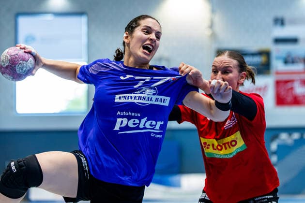 20.08.2026, GER, Handball, Frauen, Saison 2026 2027, Alsco 1.Bl, Testspiel, Thueringer HC - BSV Sachsen Zwickau Kelly de Abreu Rosa (Thueringer HC,77), Zoe Stens (BSV Sachsen Zwickau) Mühlhausen Görmarhalle Thüringen Deutschland *** August 20, 2026, GER, Handball, Women, 2026–2027 Season, Alsco 1st Division, Exhibition Match, Thuringer HC vs. BSV Sachsen Zwickau, Kelly de Abreu Rosa (Thuringer HC), 77, Zoe Stens (BSV Sachsen Zwickau), Mühlhausen, Görmarhalle, Thuringia, Germany