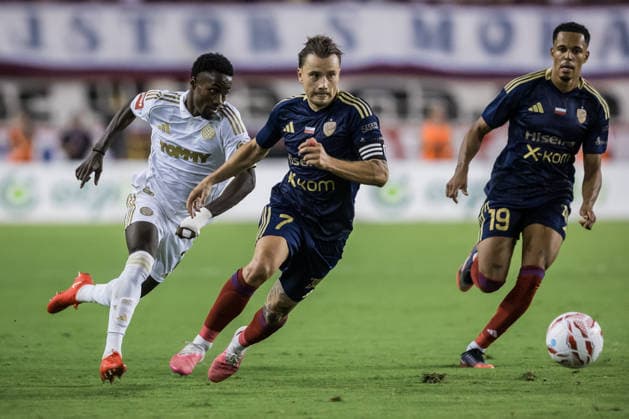 HNK Hajduk Split v Rakow Czestochowa - UEFA Conference League 2026 27 Play Off Round First Leg Abdoulie Sanyang Bamba of HNK Hajduk Split and Fran Tudor of Rakow Czestochowa competes for the ball during the UEFA Conference League 2026 27 play off first leg match between HNK Hajduk Split and Rakow Czestochowa at Poljud Stadium on August 20, 2026 in Split, Croatia.  ZvonimirxBarisin PIXSELL
