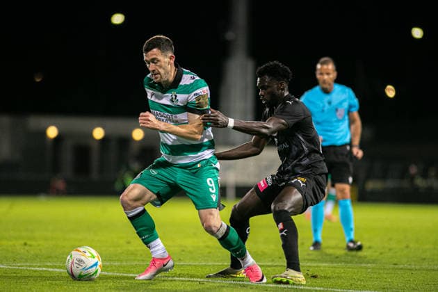 seen Aaron Greene and Touray during UEFA Conference League qualifying game between teams of Shamrock Rovers FC and Kuopion Palloseura (Maria Eduarda Lopes Ball Raw Images) Dublin Tallaght Stadium Ireland Copyright: xMariaxEduardaxLopesx marialopes_shamrockrovers_kuopionpalloseura_2627 (105 de 83)