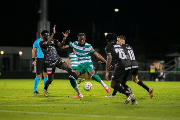 seen Armah and Afolabi during UEFA Conference League qualifying game between teams of Shamrock Rovers FC and Kuopion Palloseura (Maria Eduarda Lopes Ball Raw Images) Dublin Tallaght Stadium Ireland Copyright: xMariaxEduardaxLopesx marialopes_shamrockrovers_kuopionpalloseura_2627 (92 de 83)