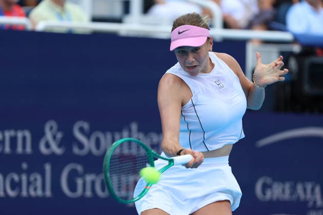 August 20, 2026, Mason, Oh, USA: Cincinnati Open Tennis 2026 - Amanda Anisimova hits a ball against Jessica Pegula in the Cincinnati Open Tennis Tournament held in Mason OH. 2026 08 20. Cincinnati Open Tennis 2026  - ZUMAn24_ 20260820_zaf_n24_025 Copyright: xWallyxNellx