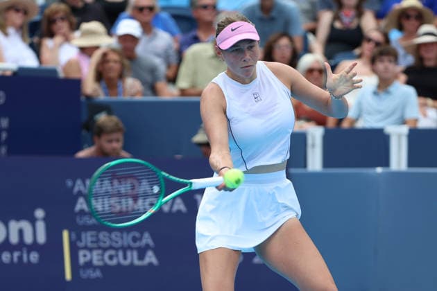 August 20, 2026, Mason, Oh, USA: Cincinnati Open Tennis 2026 - Amanda Anisimova hits a ball against Jessica Pegula in the Cincinnati Open Tennis Tournament held in Mason OH. 2026 08 20. ZUMAPress Mason USA - ZUMAn24_ 20260820_zaf_n24_051 Copyright: xWallyxNellx
