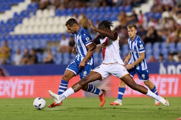 August 20, 2026, Madrid, Spain: Jonny Otto (L) of Deportivo Alaves and Randy Nteka (R) of Rayo Vallecano seen in action during the LaLiga EA Sports 2026 2027 week 2 football match between Rayo Vallecano and Deportivo Alaves at Butarque stadium. Final score; Rayo Vallecano 1:1 Deportivo Alaves.Rayo Vallecano and Deportivo Alaves drew in their second LaLiga match. Sergio Camello and Mariano Diaz scored in the 48th and 84th minutes, respectively. Rayo Vallecano Vs Deportivo Alaves At Butarque Stadium In Madrid, Spain - 20 Aug 2026  - ZUMAs197 20260820_aaa_s197_283 Copyright: xFedericoxTitonex