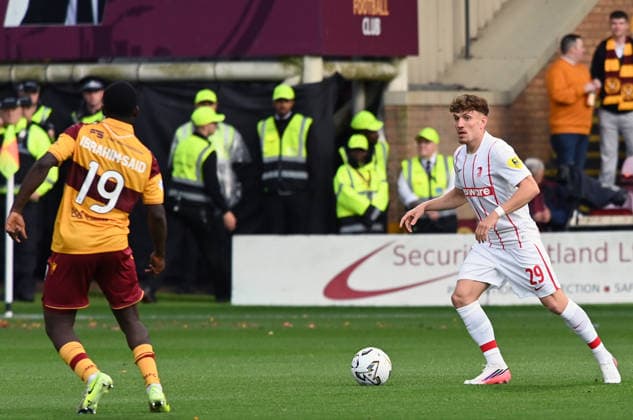 UK: Motherwell v Freiburg, UEFA Conference league at Fir Park in Motherwell, Scotland on 20 August 2026 Motherwell v Freiburg, UEFA Conference league at Fir Park in Motherwell, Scotland on 20 August 2026 Ibrahim Said (Motherwell) faces up to Philipp Treu (Freiburg) (Photo by Ger Harley Sportpix Sipa USA) Motherwell Fir Park North Lanarkshire Scotland Copyright: xGerxHarleyx