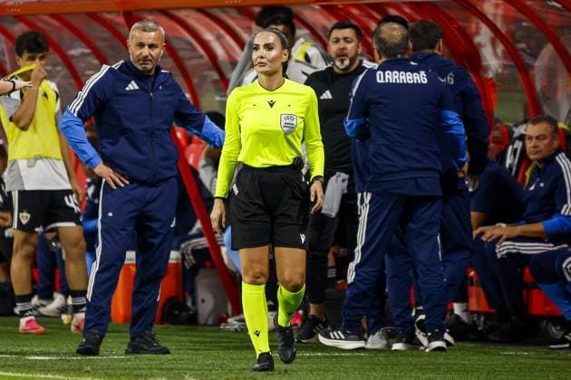 ENSCHEDE - Fourth official Emanuela Rusta during the UEFA Conference League match between FC Twente and Qarabag FK at De Grolsch Veste stadium on August 20, 2026 in Enschede, Netherlands. WART BRINKERHOF ANP xVIxANPxSportx xMarcelxterxBalsxIVx 565904184 originalFilename: 565904184.jpg