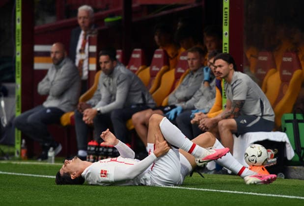 UK: Motherwell v Freiburg, UEFA Conference league at Fir Park in Motherwell, Scotland on 20 August 2026 Motherwell v Freiburg, UEFA Conference league at Fir Park in Motherwell, Scotland on 20 August 2026 The Motherwell bench is unmoved by a Freiburg player lying injured in front of them (Photo by Ger Harley Sportpix Sipa USA) Motherwell Fir Park North Lanarkshire Scotland Copyright: xGerxHarleyx