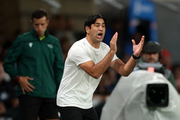 Atalanta v Hapoel Tev Aviv FC - UEFA Conference League - Gewiss Stadium Bergamo, Italy, 20th August 2026. Elyaniv Barda Head Coach of Hapoel Tel-Aviv FC reacts during the Atalanta vs Hapoel Tev Aviv FC UEFA Conference League Play off 1st Leg match at Stadio di Bergamo, Bergamo. Picture credit should read: Jonathan Moscrop Bergamo Stadio di Bergamo