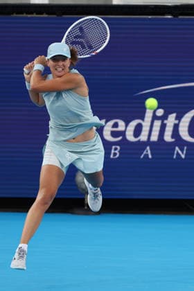 August 20, 2026, Mason, Oh, USA: Cincinnati Open Tennis 2026 - Iga Swiatek hits a ball against Elena Rybakina in the Cincinnati Open Tennis Tournament held in Mason OH. 2026 08 20. ZUMAPress Mason USA - ZUMAn24_ 20260820_zaf_n24_225 Copyright: xWallyxNellx
