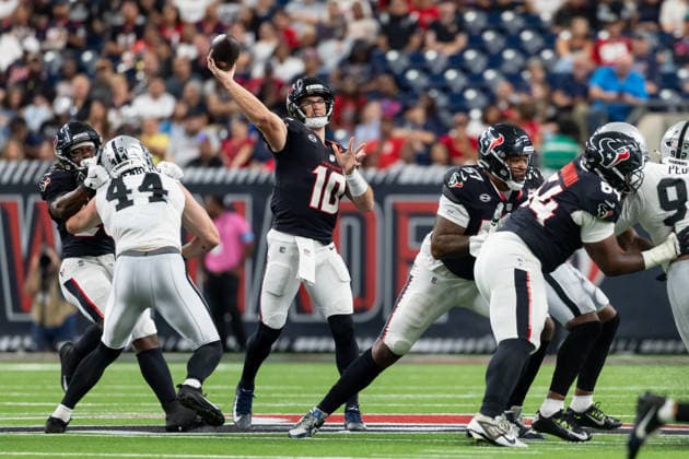 HOUSTON, TX - AUGUST 20: Quarterback Davis Mills 10 of the Houston Texans passes the all from the pocket during the NFL, American Football Herren, USA preseason game between the Houston Texans and the Las Vegas Raiders on August 20, 2026, at Reliant Stadium in Houston, TX. (Photo by David Buono Icon Sportswire) NFL: AUG 20 Raiders at Texans EDITORIAL USE ONLY Icon260820015