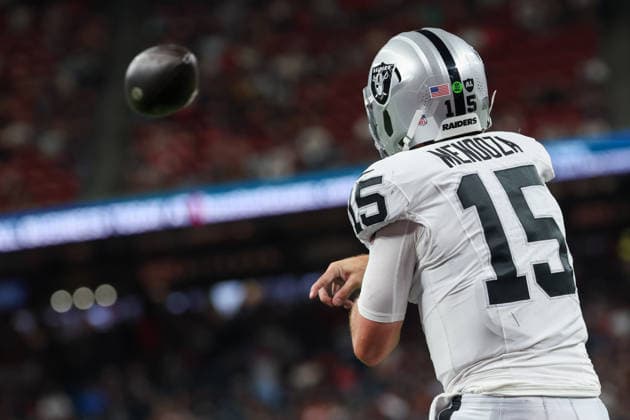 HOUSTON, TX - AUGUST 20: Quarterback Fernando Mendoza 15 of the Las Vegas Raiders throws a pass during the NFL, American Football Herren, USA preseason game between the Houston Texans and the Las Vegas Raiders on August 20, 2026, at Reliant Stadium in Houston, TX. (Photo by David Buono Icon Sportswire) NFL: AUG 20 Raiders at Texans EDITORIAL USE ONLY Icon260820025