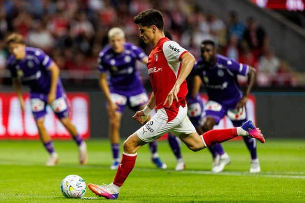 BRAGA, PORTUGAL - AUGUST 20: Pau Victor of SC Braga delivers a penalty kick during the UEFA Conference League 2026 27 Qualifying Round Final First Leg match between SC Braga and FK Austria Wien at Estadio Municipal de Braga on August 20, 2026 in Braga, Portugal. (Photo by Diego Maranhao Eurasia Images) Braga Estadio Municipal de Braga Portugal *** BRAGA, PORTUGAL, AUGUST 20—Pau Victor of SC Braga takes a penalty kick during the first leg of the 2026–27 UEFA Conference League qualifying round final between SC Braga and FK Austria Wien at Estadio Municipal de Braga on August 20, 2026 in Braga, Portugal. Photo by Diego Maranhao, Eurasia Sport Images. Braga, Estadio Municipal de Braga, Portugal Copyright: x x2026xEurasiaxSportxImagesx jp-en-EuSpIm-DIE_Braga_Austria_20Aug2026_PT036