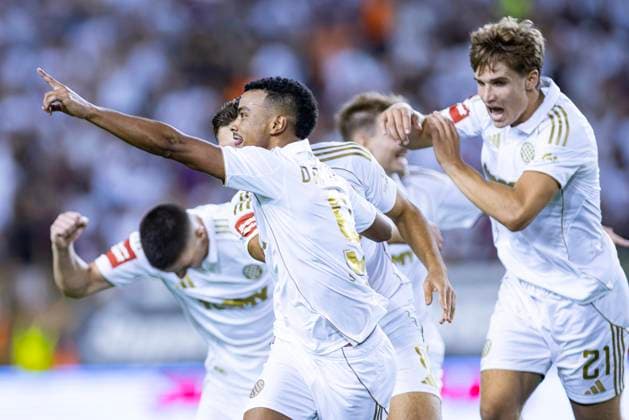 August 20, 2026, Split, Dalmatia, Croatia: Dalisson de Almeida ( HNK HAJDUK Split) 9 celebrates scoring a goal with his teammates during the UEFA Conference League 2026 27 Play Off Round First Leg match between HNK Hajduk Split and Rakow Czestochowa at Poljud Stadium. Split Croatia - ZUMAp210 20260820_zsp_p210_029 Copyright: xMajaxPrgometx