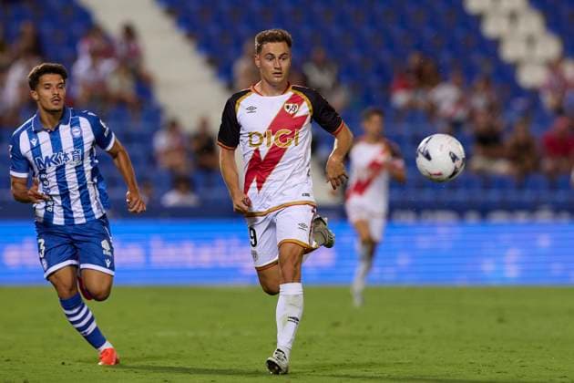 Rayo Vallecano vs Deportivo Alaves at Butarque stadium in Madrid, Spain - 20 Aug 2026 Jorge De Frutos of Rayo Vallecano seen in action during the LaLiga EA Sports 2026 2027 week 2 football match between Rayo Vallecano and Deportivo Alaves at Butarque stadium. Final score; Rayo Vallecano 1:1 Deportivo Alaves Madrid Spain Copyright: xFedericoxTitonex xSOPAxImagesx Federico-Titone-1443476