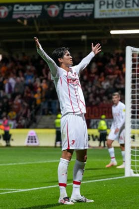 Keisuke Goto (SC Freiburg, 42) Torjubel, Emotionen, Torschuss, Abschluss, Torerfolg, Tor, Treffer , Schottland, Fussball, UEFA Conference League, Play-offs, Hinspiel, 2026 2027, Motherwell FC vs. SC Freiburg, 20.08.2026, Fir Park Stadium, Motherwell Motherwell Fir Park Stadium North Lanarkshire Schottland *** Keisuke Goto, SC Freiburg, 42 goal celebration, emotions, shot on goal, finish, goal scored, goal, Scotland, soccer, UEFA Conference League, playoffs, first leg, 2026–2027, Motherwell FC vs. SC Freiburg, August 20, 2026, Fir Park Stadium, Motherwell, North Lanarkshire, Scotland Copyright: xArnexAmbergx