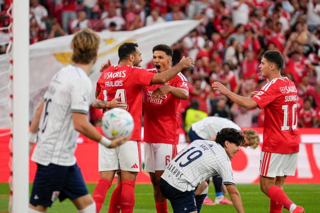 August 20, 2026, Lisbon, Portugal: Jacob Andersen (L), Vangelis Pavlidis (C), Alexander Bah (C) Eric Kahl of AGF Aarhus (R) and Georgiy Sudakov of SL Benfica (R) seen during the UEFA Europa League Play-Offs 1st leg football match between SL Benfica and Aarhus GF at Estadio da Luz. Final score: SL Benfica 3:1 AGF Aarhus SL Benfica Vs AGF Aarhus In Lisbon, Portugal - 20 Aug 2026  - ZUMAs197 20260820_aaa_s197_375 Copyright: xBrunoxdexCarvalhox