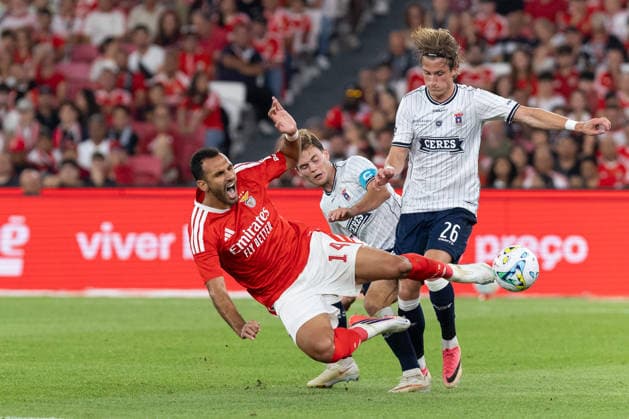August 20, 2026, Lisbon, Lisbon, Portugal: Benfica forward from Greece VANGELIS PAVLIDIS (14) in action during the game for the 1st Leg of UEFA Europa League Qualifier Playoff between Benfica and Aarhus at Estadio da Luz. Soccer 2026: Benfica 3:1 Aarhus  - ZUMAs359 20260820_zsp_s359_162 Copyright: xAlexandrexdexSousax